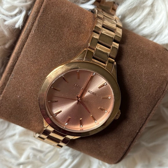 Michael Kors Gold Tone Watch with crystals - Picture 5 of 5